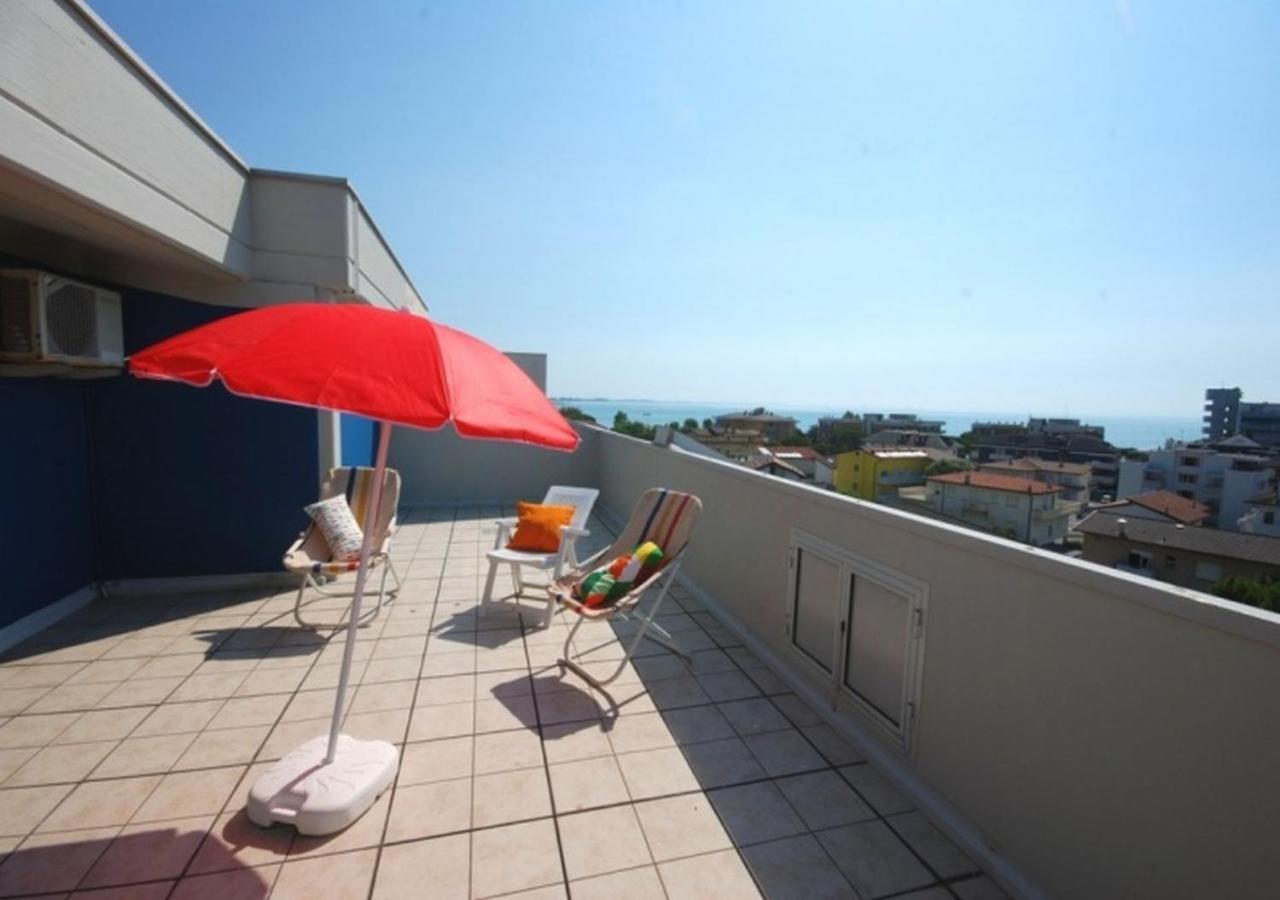 Residenza Olimpo Apartment Lignano Sabbiadoro Bagian luar foto