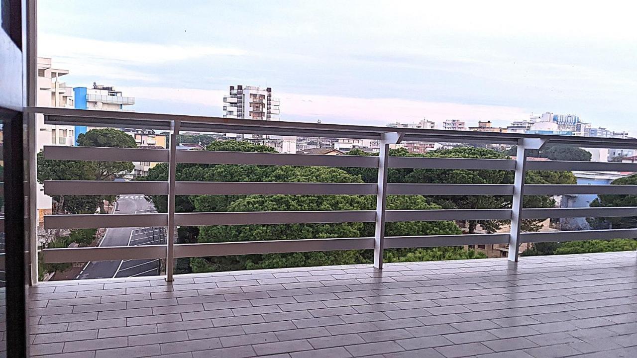 Residenza Olimpo Apartment Lignano Sabbiadoro Bagian luar foto