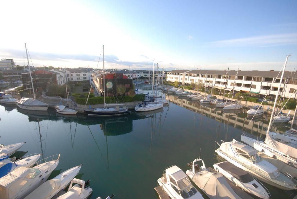 Residenza Olimpo Apartment Lignano Sabbiadoro Bagian luar foto